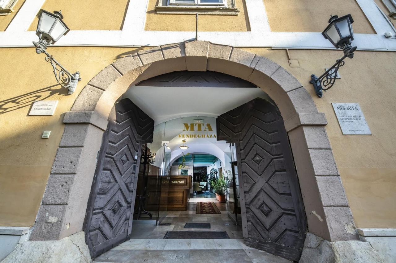 Academy Pension Budapest Exterior photo